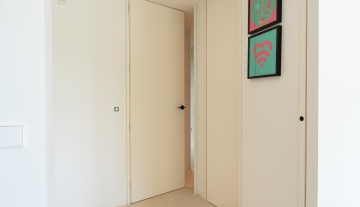 Resa Estates 3 slaapkamers Talamanca te koop sale Ibiza hallway.jpg